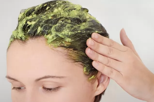 Khám phá bí quyết chăm sóc tóc mùa hè luôn khỏe đẹp mượt mà