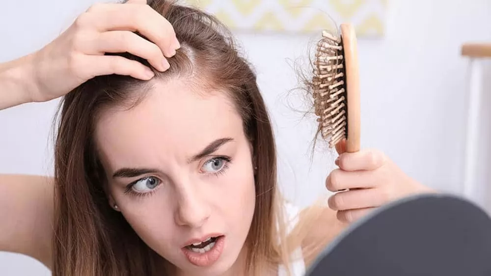 Tìm hiểu về nguyên nhân rụng tóc ở phụ nữ chi tiết nhất