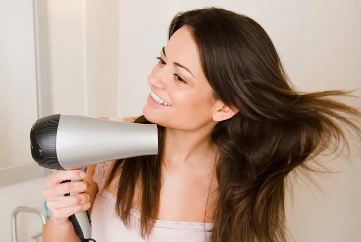 5 cách khắc phục tóc bị cháy nắng ngày hè nhanh chóng