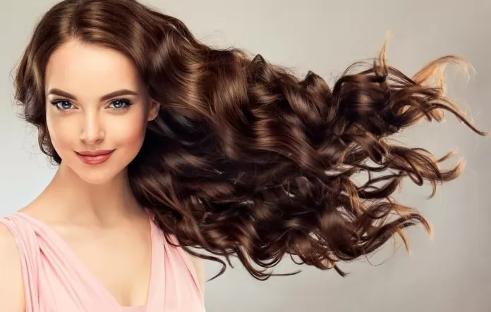 Nguyên nhân tóc không mềm mượt và cách khắc phục