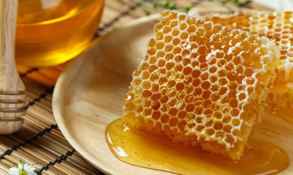 5 lợi ích của sáp ong đối với tóc, cách sử dụng và tác dụng phụ