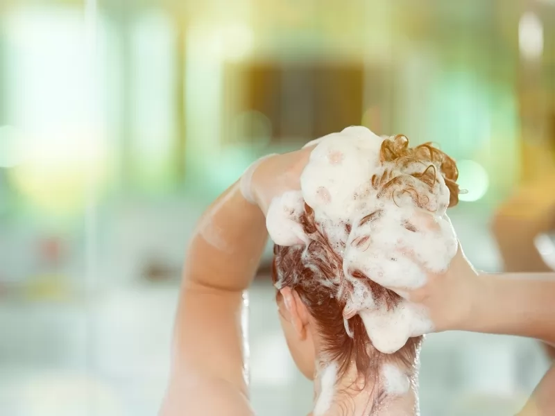 Hướng dẫn cách tẩy tóc tại nhà chi tiết hiệu quả ngay lần đầu