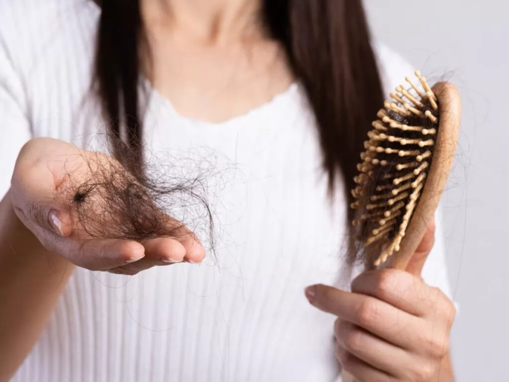 Cách ngăn ngừa rụng tóc đối đa trong thời gian hóa trị