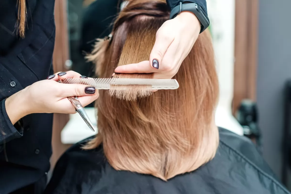 Cắt tóc định kỳ bao lâu một lần để có mái tóc đẹp và khỏe?
