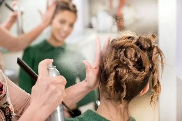 Công thức tự làm keo xịt tóc tự nhiên cho mọi loại tóc