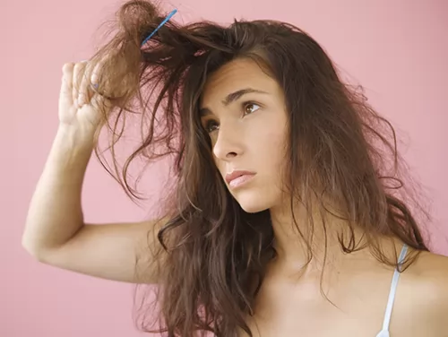 Cách phục hồi tóc giả bị rối