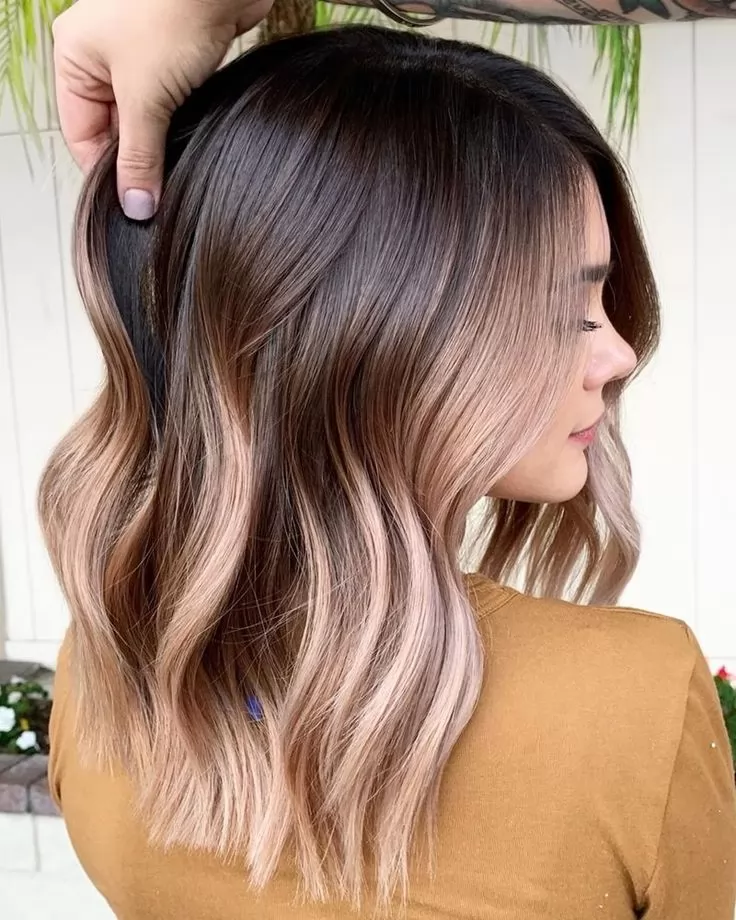 20 màu tóc balayage vàng mới lạ phù hợp cho nhiều phong cách