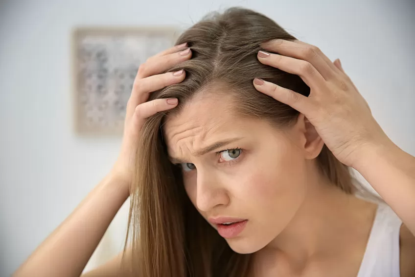 Cách điều trị rụng tóc do bệnh tuyến giáp gây ra: Nguyên nhân và cách chữa