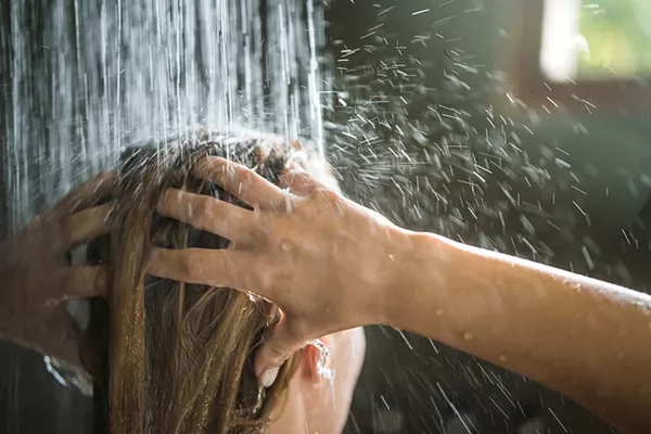 13 mẹo chăm sóc tóc mùa đông để có mái tóc khỏe mạnh