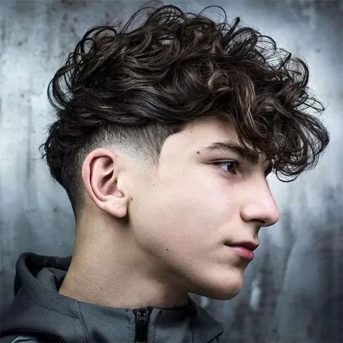 Tóc Mohican là gì? Hợp với kiểu mặt nào? 10 mẫu tóc giả đẹp nhất cho nam