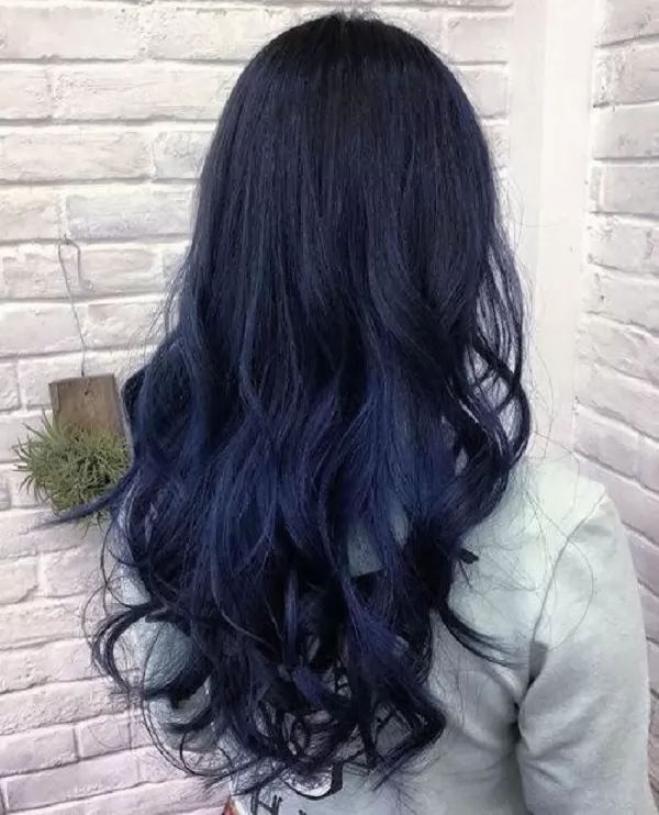 kiểu tóc màu than chì ánh xanh