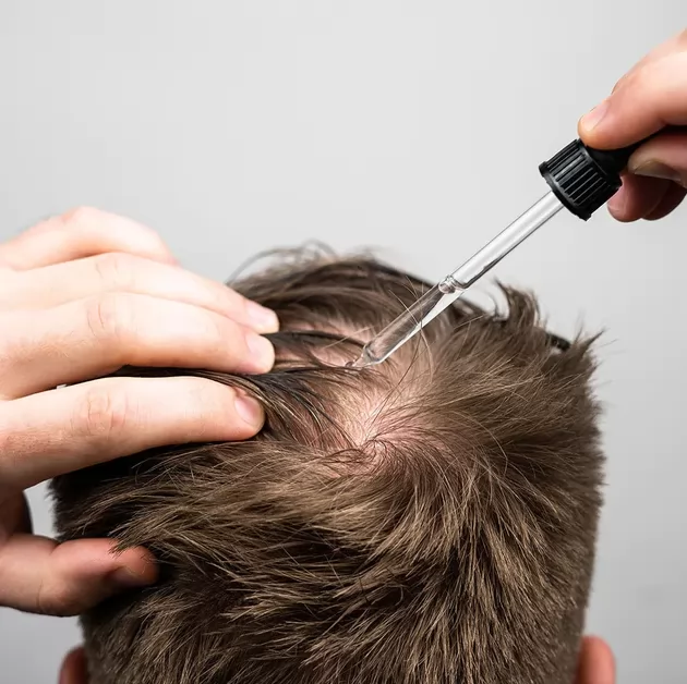 Serum cho tóc: Lợi ích, Cách sử dụng và Tác dụng phụ