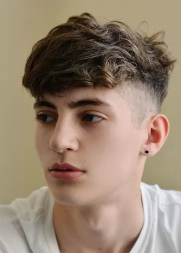 Tóc Mohican là gì? Hợp với kiểu mặt nào? 10 mẫu tóc giả đẹp nhất cho nam