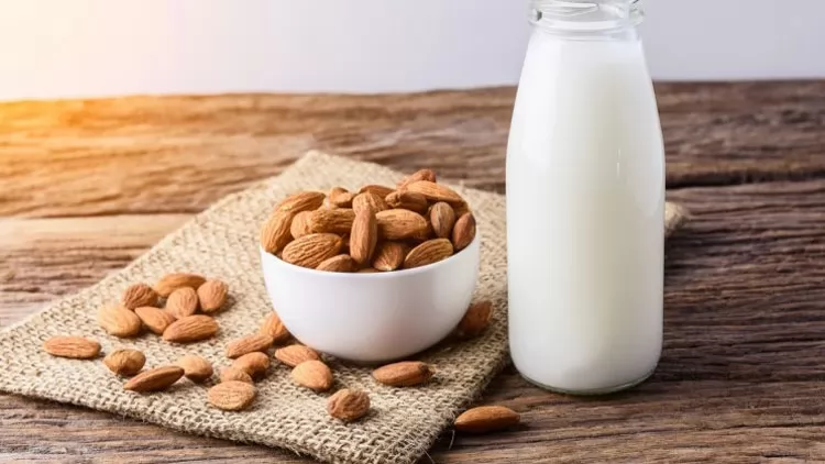 Cách sử dụng dầu hạnh nhân để giúp kiểm soát rụng tóc