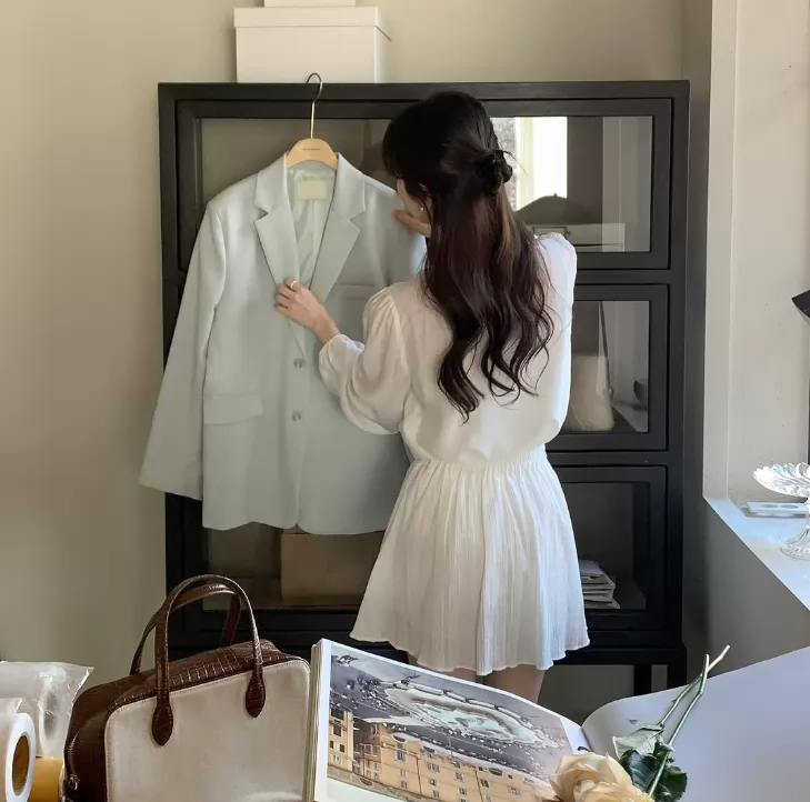 Tóc buộc nửa - Thanh thoát và nữ tính