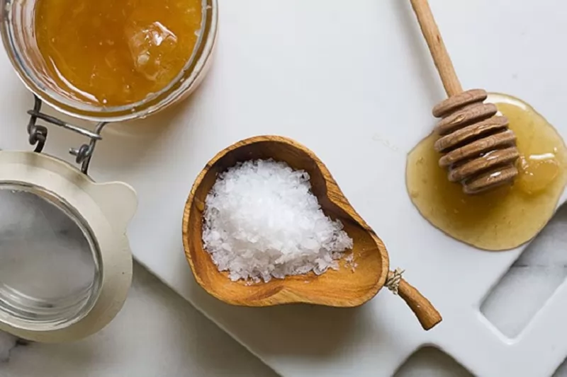 Cách trị gàu và ngứa da đầu bằng muối đơn giản tại nhà