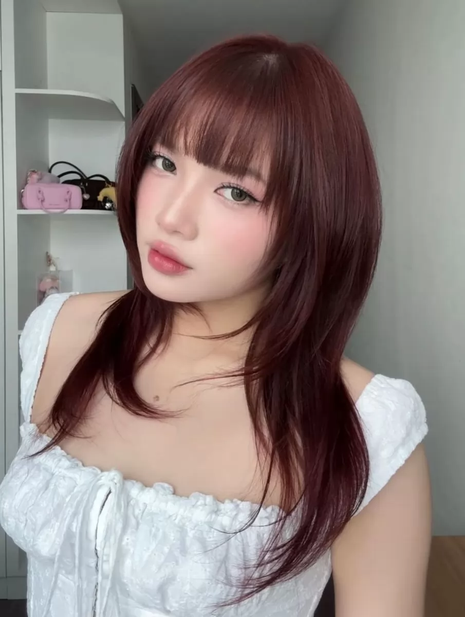 Tóc màu nâu đỏ rượu vang