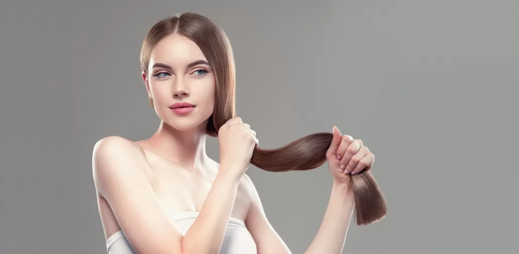 5 Cách dưỡng tóc mềm và bóng mượt như làm ngoài salon