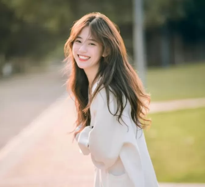 Tóc uốn sóng nhẹ nhàng
