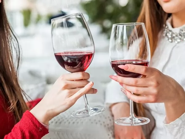 Cách ngăn ngừa rụng tóc do uống rượu gây ra