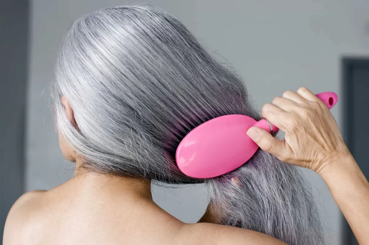 Những bí quyết giữ tóc dày đẹp và bóng mượt ở tuổi trung niên