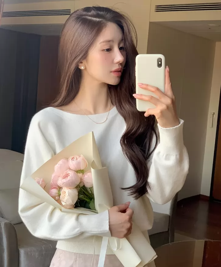 Tóc uốn xoăn sóng nước nhẹ nhàng - Dịu dàng và quyến rũ