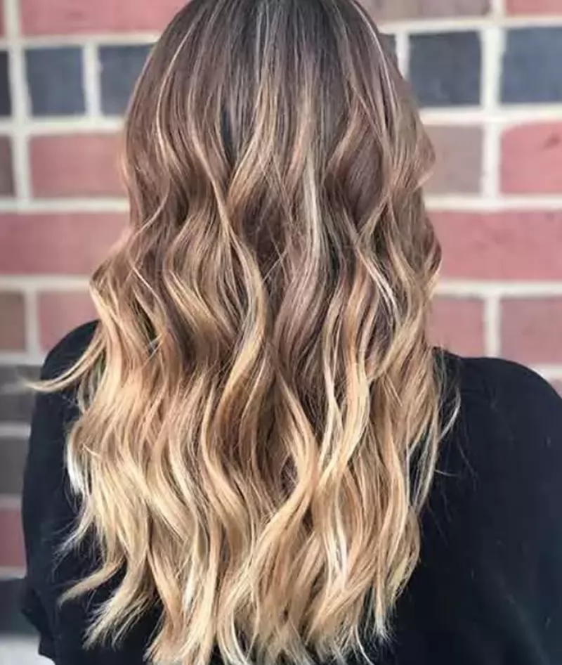 20 màu tóc balayage vàng mới lạ phù hợp cho nhiều phong cách