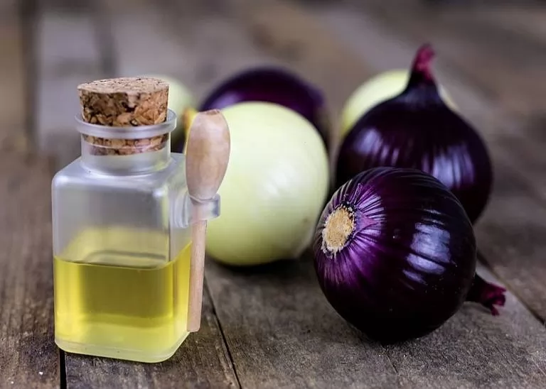 Top 5 cách trị rụng tóc từ nước ép hành tây đơn giản và hiệu quả tại nhà