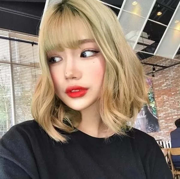 màu tóc đẹp rêu vàng