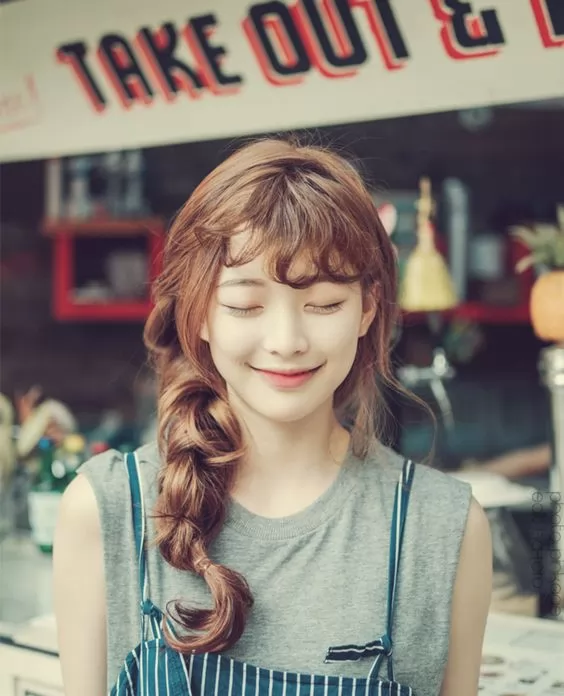 kiểu tóc mái ngố nữ