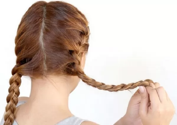 Tết tóc hai bên