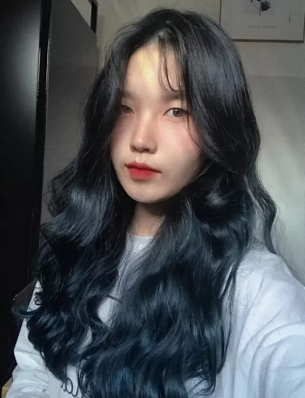 Màu tóc xanh đen