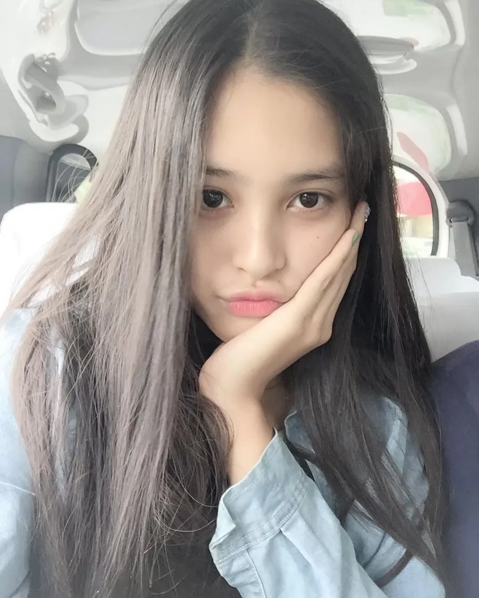 tóc thẳng dài tự nhiên
