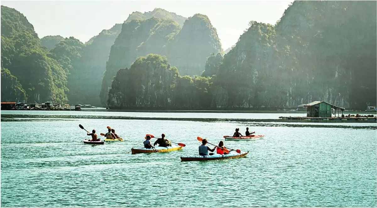 Không gian vịnh Cát Bà