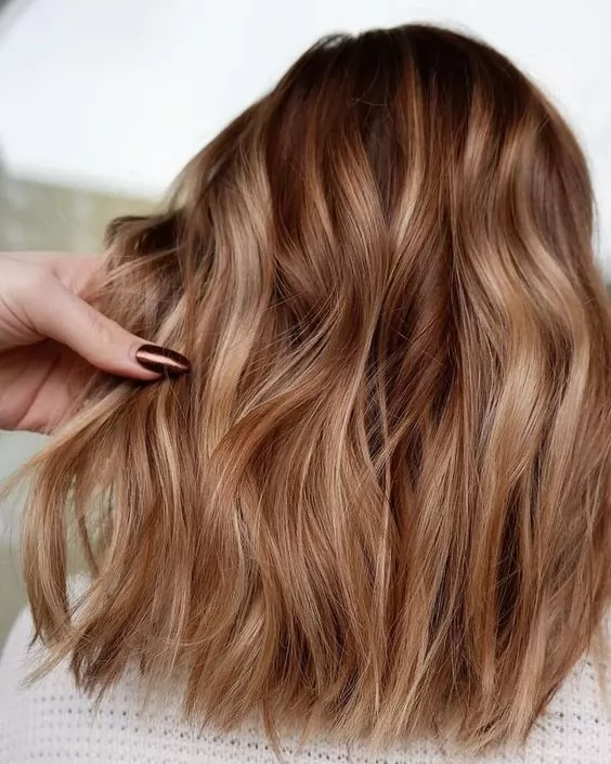 20 màu tóc balayage vàng mới lạ phù hợp cho nhiều phong cách