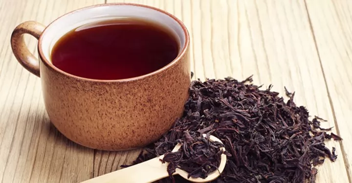 Cách gội đầu bằng nước trà: Lợi ích, cách dùng và tác dụng phụ