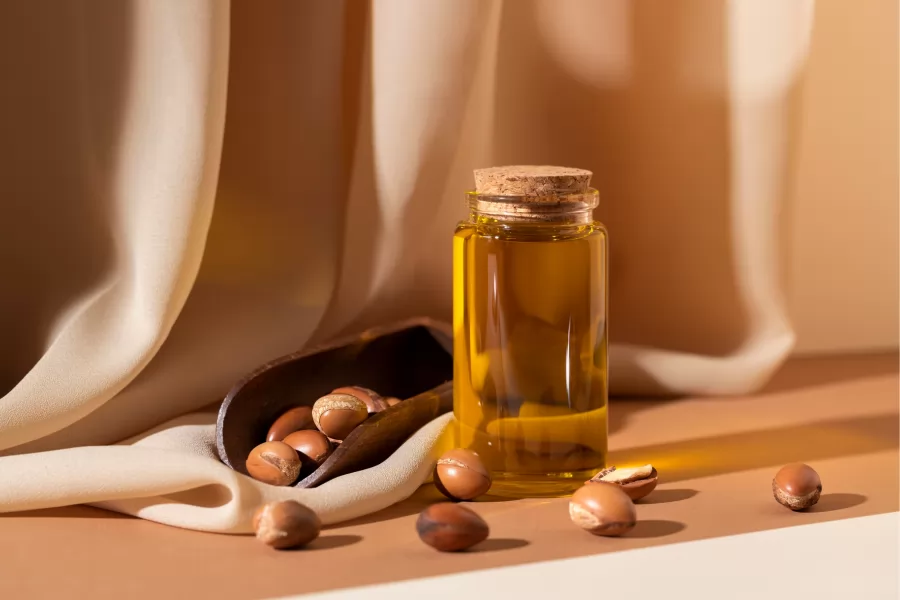 Dầu argan dưỡng ẩm và cân bằng mái tóc