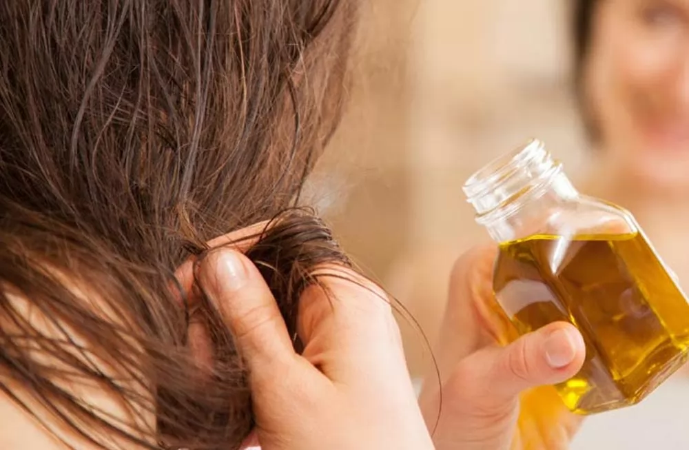 Tinh dầu chăm sóc tóc: Dầu neem có lợi ích gì cho tóc?