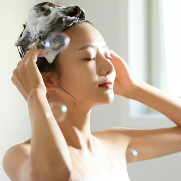 5 lưu ý khi dùng dầu gội để tóc luôn khỏe đẹp, ngừa gãy rụng