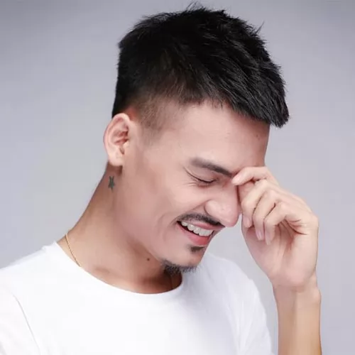 Tóc Mohican là gì? Hợp với kiểu mặt nào? 10 mẫu tóc giả đẹp nhất cho nam