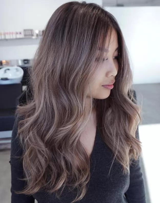 20 màu tóc balayage vàng mới lạ phù hợp cho nhiều phong cách