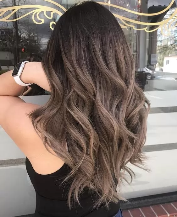 20 màu tóc balayage vàng mới lạ phù hợp cho nhiều phong cách