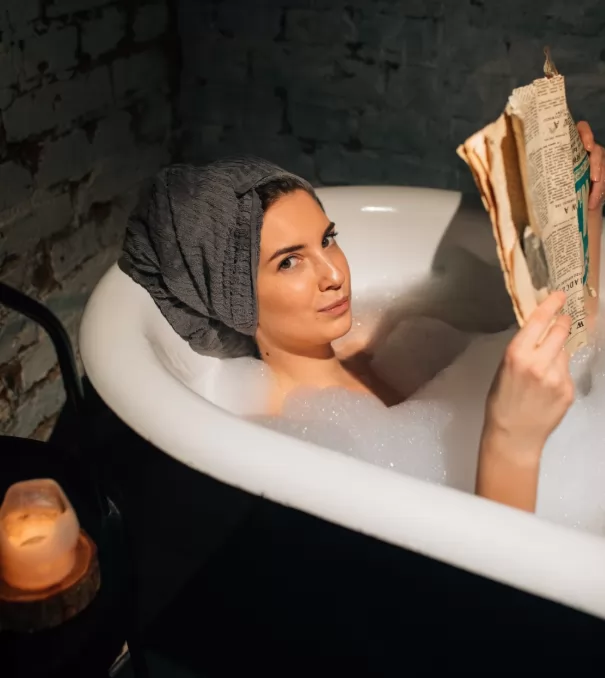 Chăm sóc và ủ tóc xoăn tại nhà