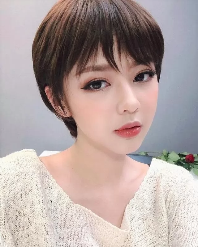 16+ kiểu tóc giả nữ ngắn cho mặt vuông giúp các nàng thêm quyến rũ
