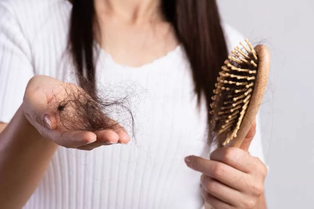 Tại sao dùng tinh dầu bạc hà là cách giảm rụng tóc hiệu quả?