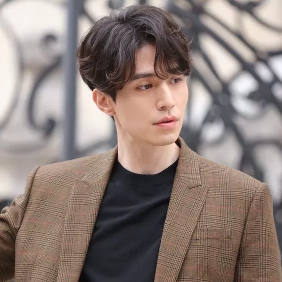 tóc nam hai mái ngắn