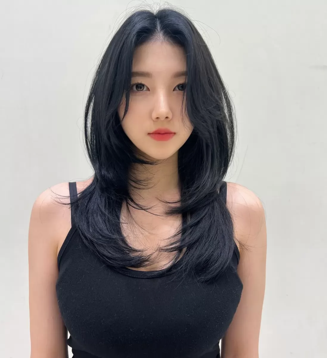 Nguyên nhân gây chẻ ngọn, rụng tóc nặng nề trong mùa nắng và cách khắc phục hiệu quả