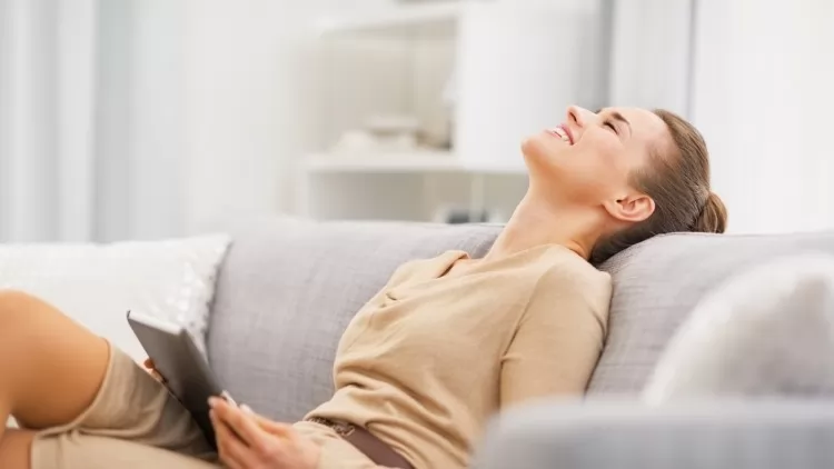 Nguyên nhân rụng tóc thời kỳ mãn kinh và cách khắc phục