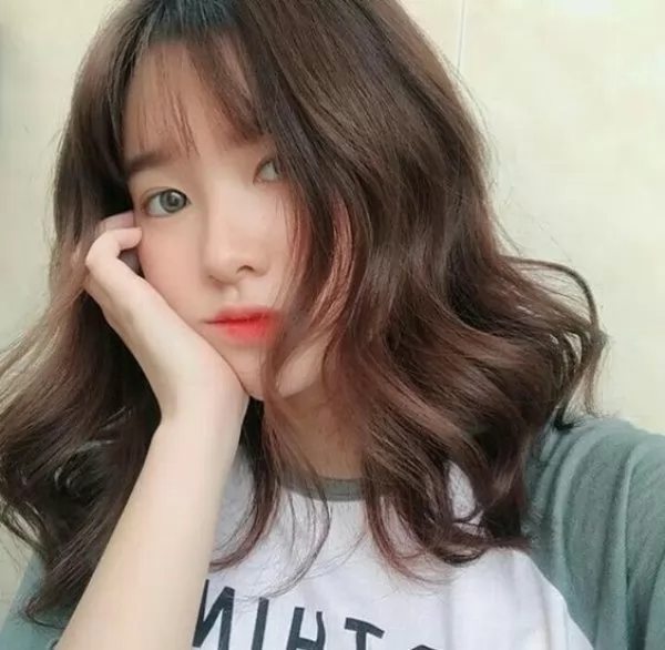 kiểu tóc ngắn gợn sóng
