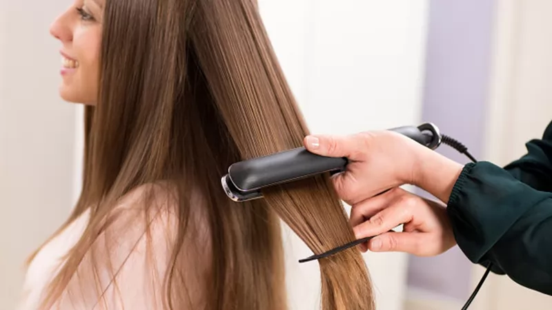 Tại sao tóc rụng nhiều khi tắm? Mẹo ngăn ngừa tóc rụng khi tắm